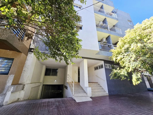 Departamento En Alquiler Temporario C/ Cochera En Centro