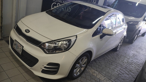 Imagen 9 de 11 de Kia Rio 2017 1.6 Ex Hatchback Mt