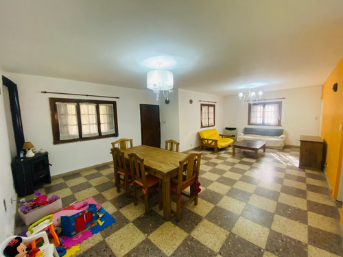 Venta Casa 6 Ambientes Cochera Longchamps