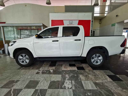 Imagen 4 de 15 de Toyota Hilux 2019 4p Doble Cabina Sr L4/2.7 Man