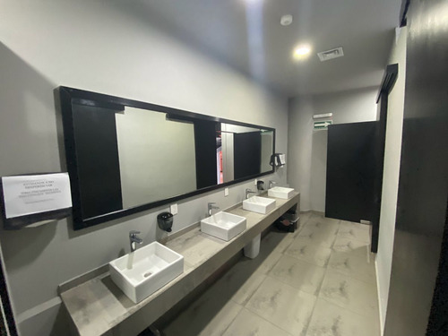 Se Renta Oficinas/local Comercial En Corregidora
