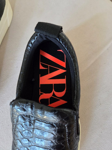 Panchas Zapatillas Zara Mujer 35 Cuero Negro (Usado)