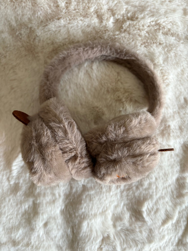 Orejeras Invierno Peluche Capybara Carpincho Kawaii Marrón