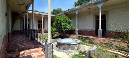 Terreno En Venta, Con Casa Para Remodelar, En Tlalpan Centro.