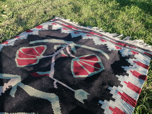 Alfombra Kilim Tapizado Floral (Usado)