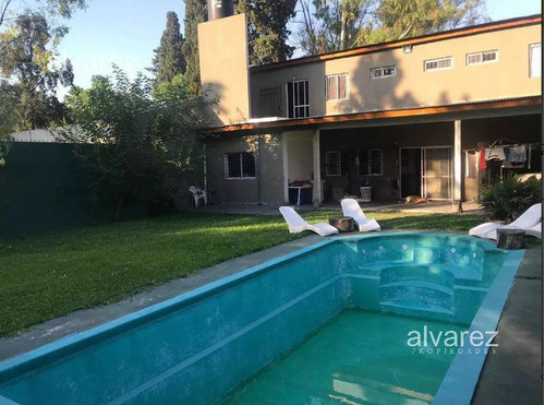 Casa  Venta 5 Ambietes Parque Leloir Ituzaingo