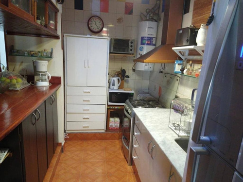Casa De 2 Plantas En Castelar