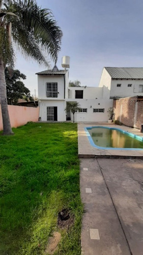 Imagen 25 de 30 de Permuta - Casa De 8 Ambientes En Venta - Ituzaingo Norte