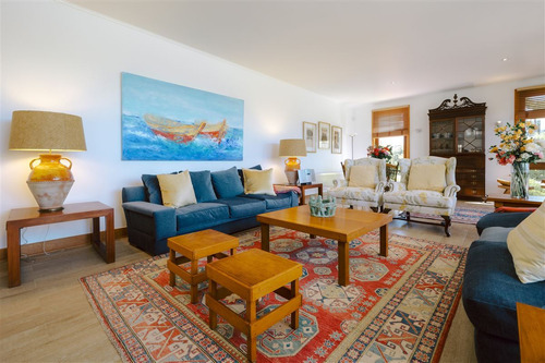 Excelente Casa Con Inmejorable Ubicación En Marbella
