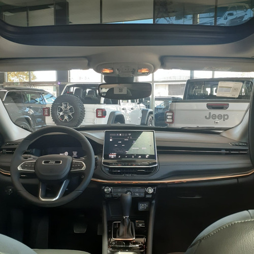 Imagen 11 de 16 de Jeep Compass Sport Turbo 2023