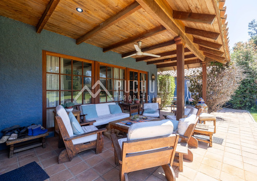 Limache, Espectacular Casa Familiar En Terreno De 6500mt