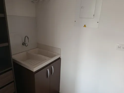 Apartamento En Arriendo Ubicado En El Poblado Sector Los Balsos (27099).