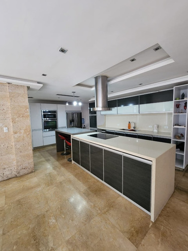 Imagen 1 de 18 de Townhouse En Venta Urb Trigal Norte (solo Cliente) Da