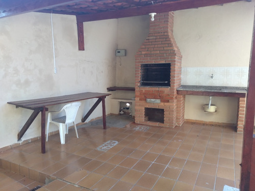 Imagem 11 de 12 de Apartamento Praia Grande, 240 Mil, 3 Dormitórios Mobiliado.