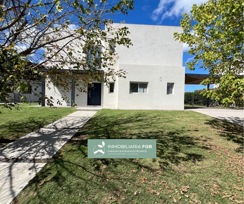 Casa Con Pileta En Venta En Barrio Puerto | El Cantón - Financiación - 3 Dormitorios - Pérgola Cubierta