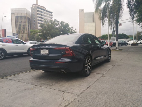 Imagen 8 de 12 de Volvo S60 Momentum 2020