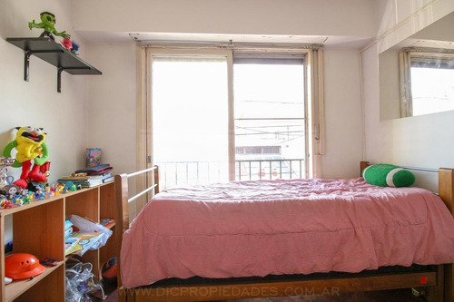 Casa En 2 Plantas 4 Dormitorios Ubicada En Olivos