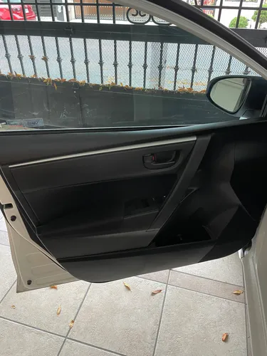 Toyota Corolla 1.8 Base Mt
