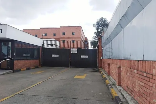 Bodega En Venta En Club De Los Lagartos. Cod V3400