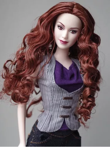 Barbie ganha exposição em SP com versões até de personagens de Crepúsculo