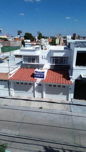 Casa En Venta En Colonia Bulevares 1a. Sección, Aguascalientes, Aguascalientes