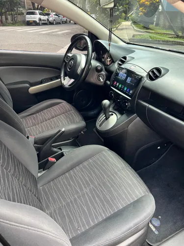 Mazda 2 1.5 Hatchback Automático 2010