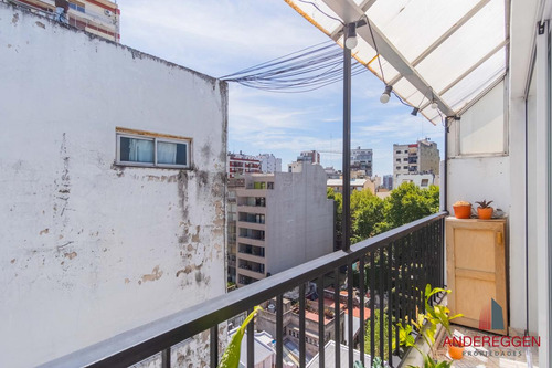 Bonpland 2300. Departamento De Dos Ambientes. Ultimo Piso. Se Accede Un Piso Por Escalera.