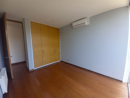 Casa En Arriendo De 4 Dorm. En Colina