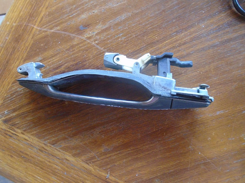 Imagen 2 de 3 de Vendo Manigueta Trasero Derecho De Mercedes Benz S420l
