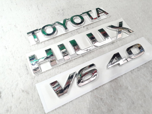Imagen 4 de 5 de Kit Emblemas Toyota Hilux