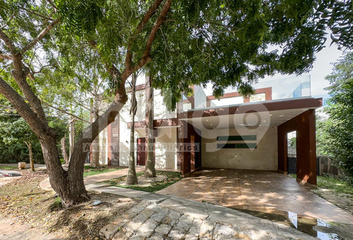 Casa En Venta En Mérida, Yucatán Country Club, Privada Kutz