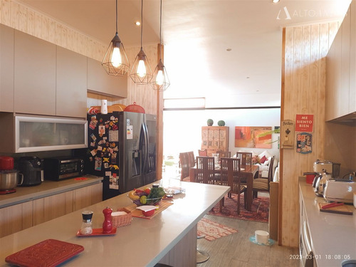 Casa En Venta De 3 Dorm. En Quintero