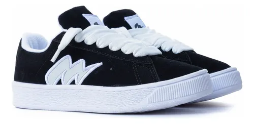 Tênis Moretto Flipstreet preto com detalhes em branco visto de perfil