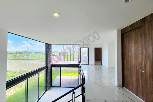 Casa En Venta En Balvanera Con Recamara En Planta Baja Y Estudio