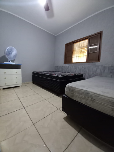Casa 3 Dormitorios, 1 Suite, Mobiliada, 30 Metros Do Mar, Locação