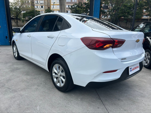 Chevrolet Onix plus 1.0 Lt 2 4P
