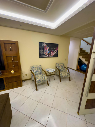 Casa Moderna Com 4 Suítes E Painel Solar Em Vargem Grande