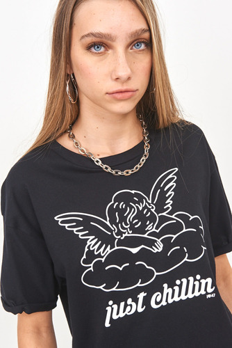 Imagen 2 de 4 de Remera Chilling Manga Corta Mujer 47 Street