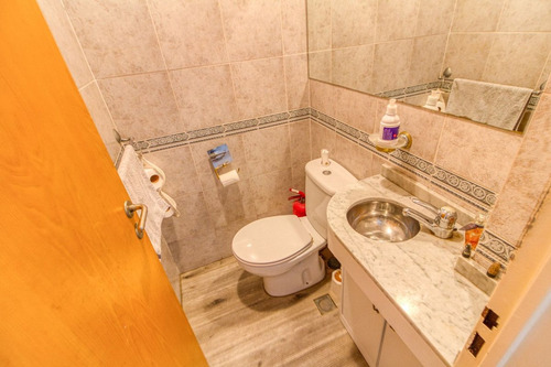 Venta Triplex 4 Amb Apto Crédito Permuta Urquiza