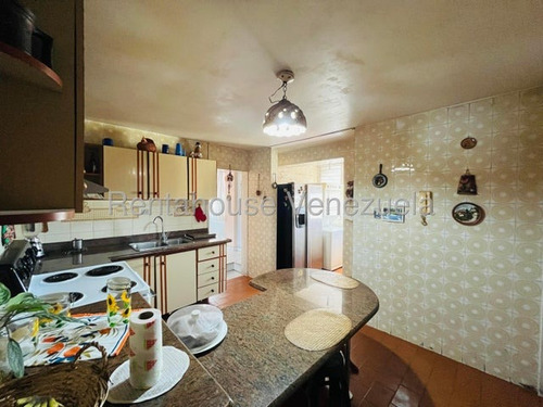 Excelente Apartamento En Venta, Urb. Calicanto, Maracay, 25-18243 Mv
