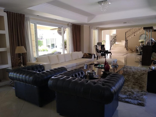 Importante Casa Estilo Francés Impecable Moderna