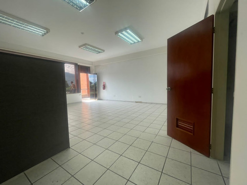 Imagen 4 de 9 de Alquiler De Oficina En C.c. El Portico Naguanagua Cod. 161197 Hm 04245552216