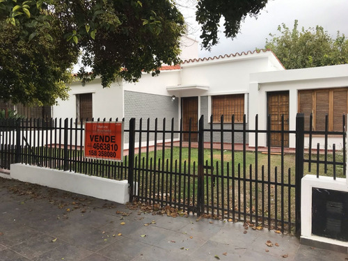 Los Naranjos, Hermosa Zona, Sobre Calle Principal Del Barrio.- Apta Credito Bancor!