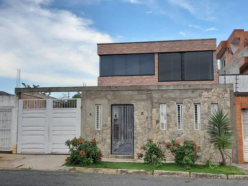 Casa En Ciudad Jardin Mañongo Naguanagua Cod. Indic-675