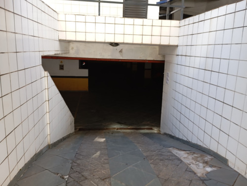 Box De Garagem Bairro Ocean Próximo A Praia