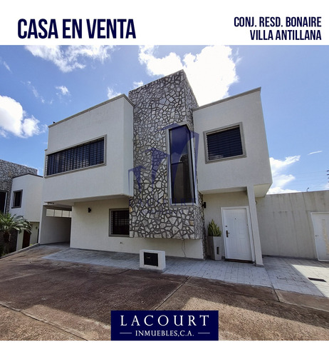 En Venta. Moderna Y Espaciosa Casa Con Financiamiento Ubicada En El Conj. Resid. Bonaire - Urb. Villa Antillana #vl