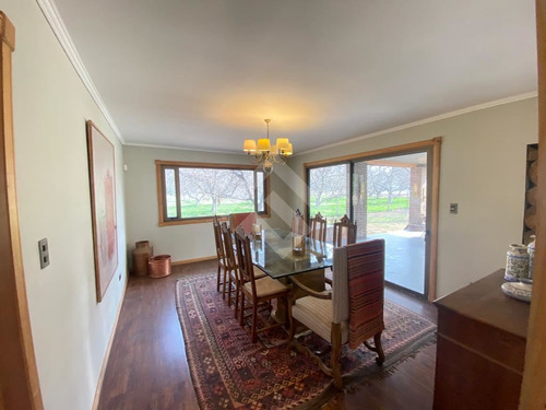 Casa En Arriendo De 6 Dorm. En Colina