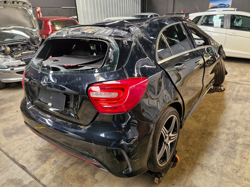 Mercedes Benz A 250 -chocado-