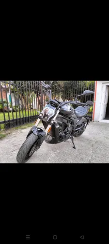 Color Negro, 502cc, Estilo Custom Cruiser, Como Nueva.