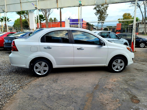 Imagen 8 de 14 de Chevrolet Aveo 2017 1.6 Lt Modelo 2017